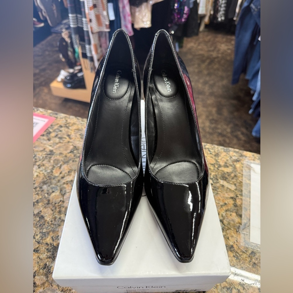 NIB Calvin Klein Dolly Patent Black Pointed Toe Heels 8.5M